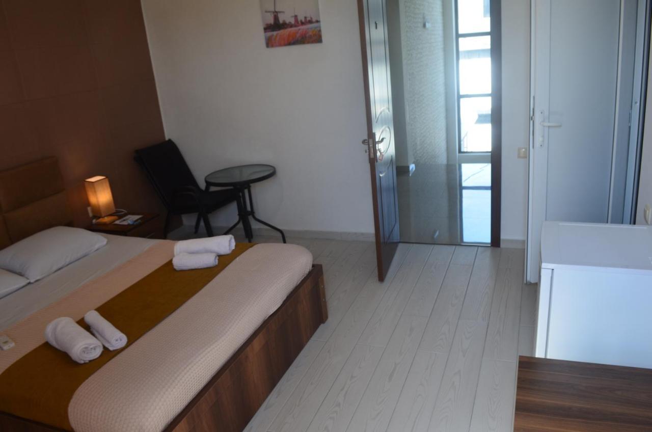 Balu Hotel Kobuleti Exterior foto