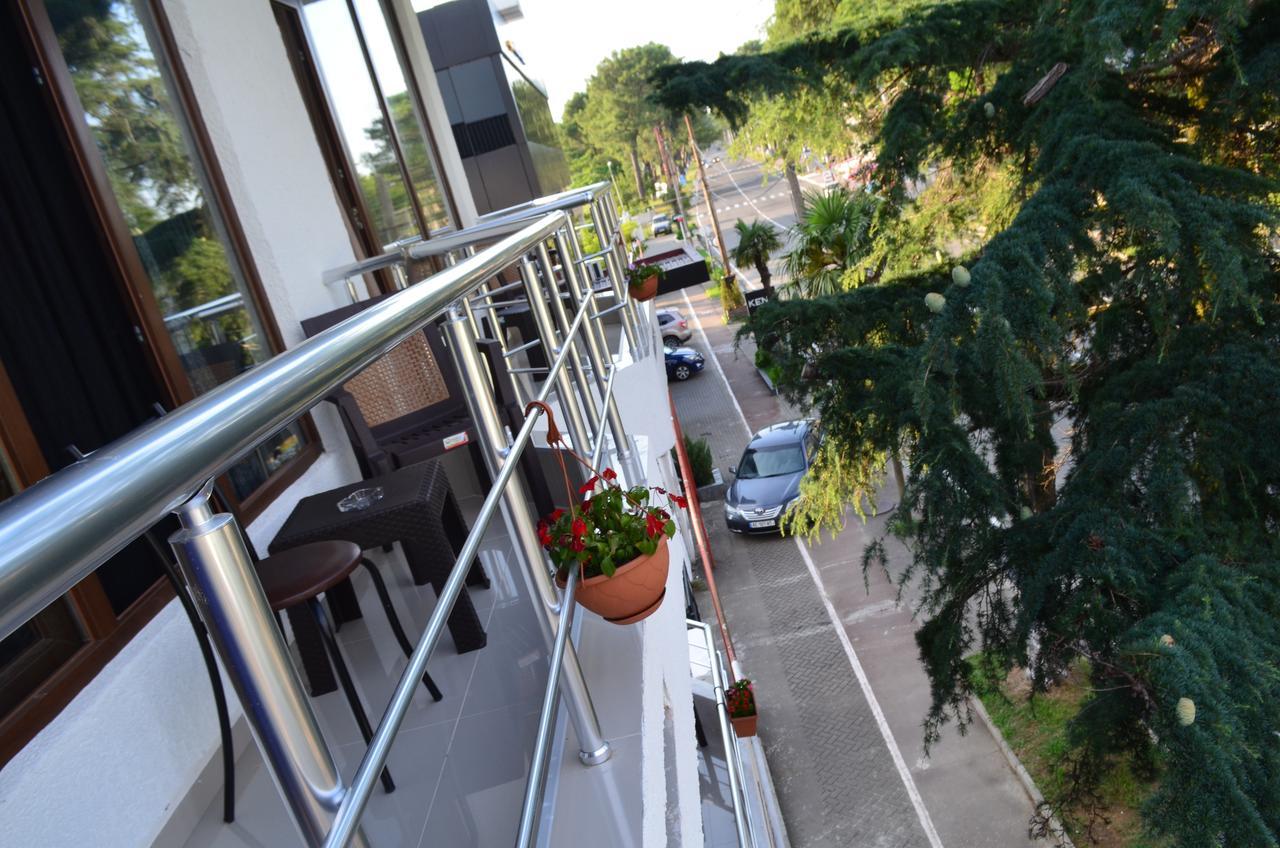 Balu Hotel Kobuleti Exterior foto