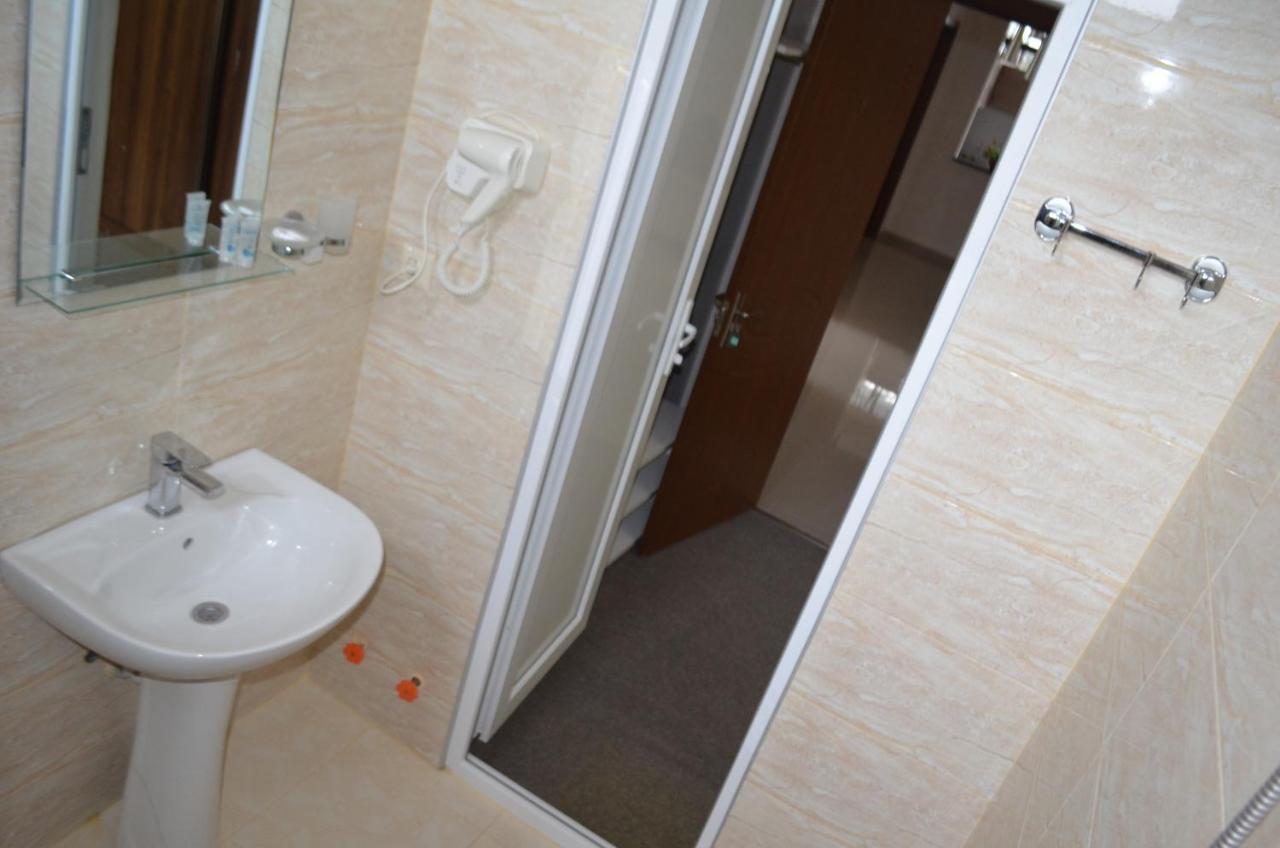 Balu Hotel Kobuleti Exterior foto
